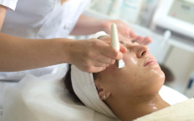What is Dermaplaning: How Does It Work?